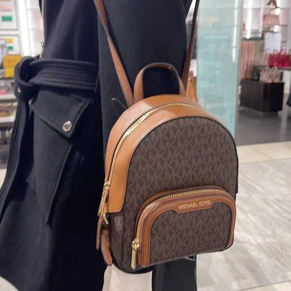 Michael Kors Ladies Backpack Bag Jaycee XS Conv Zip Backpack Brown - Picture 11 of 16